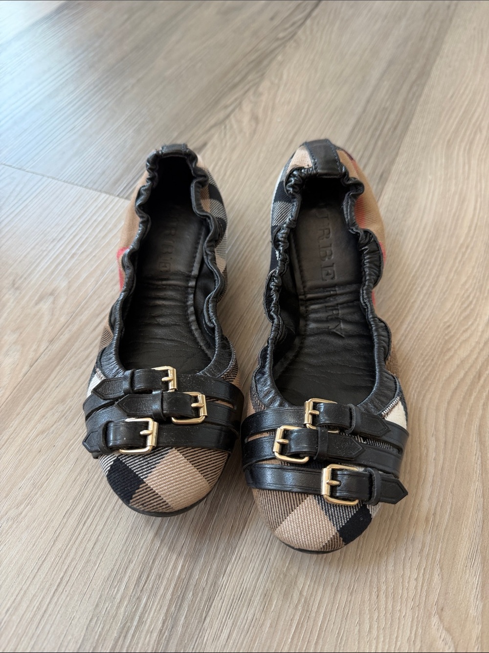 Burberry ballerina flats size 36